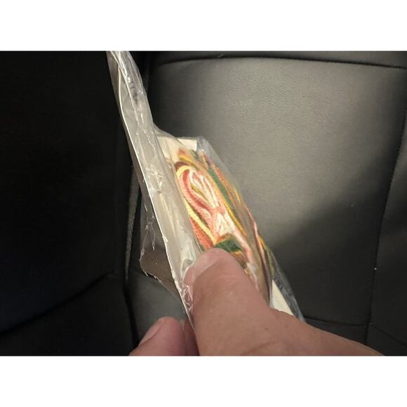 The Creative Circle 0610 Classic Bouquet Kit 100% Persian Wool yarn - Picture 6 of 6